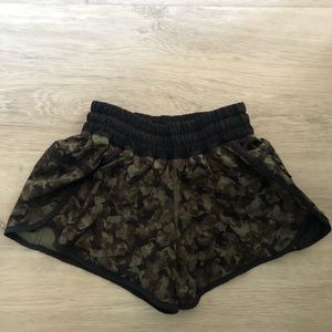 Lululemon Tracker Short V 4”